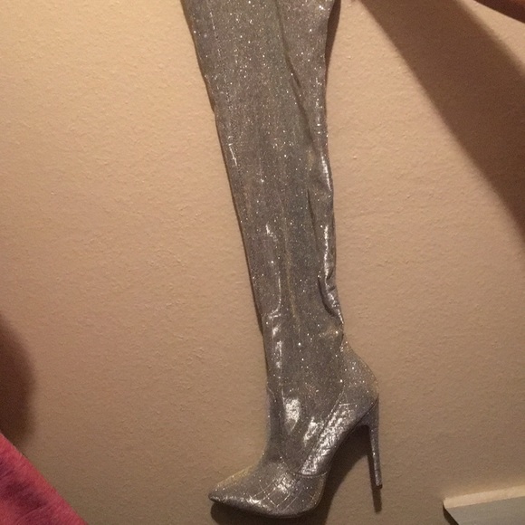 Heels - Picture 2 of 4